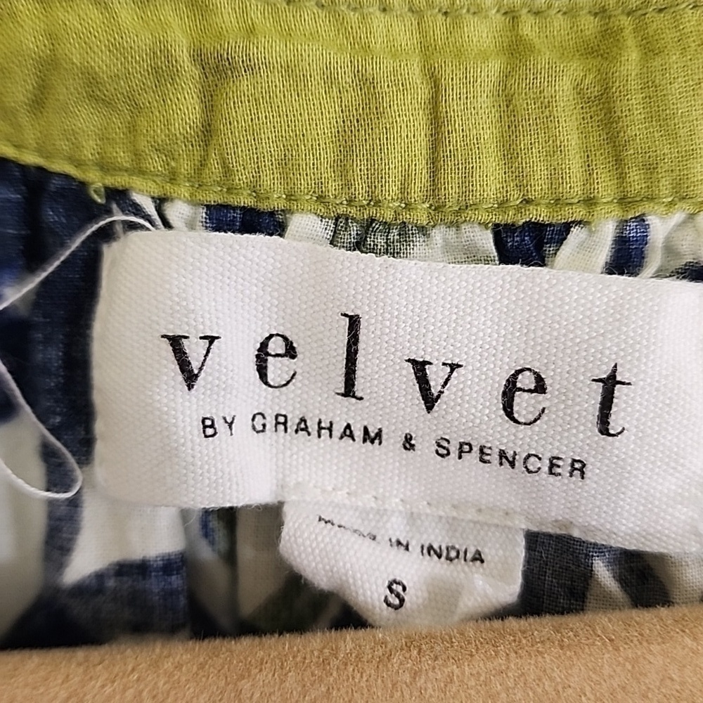 VELVET by Graham & Spencer floral top size S - Picture 3 of 4